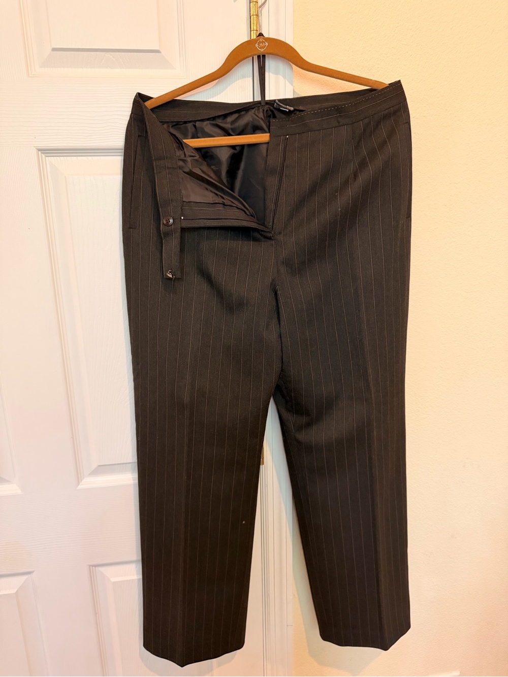 Kasper size 14 Women's Black Pinstripe Straight Trousers